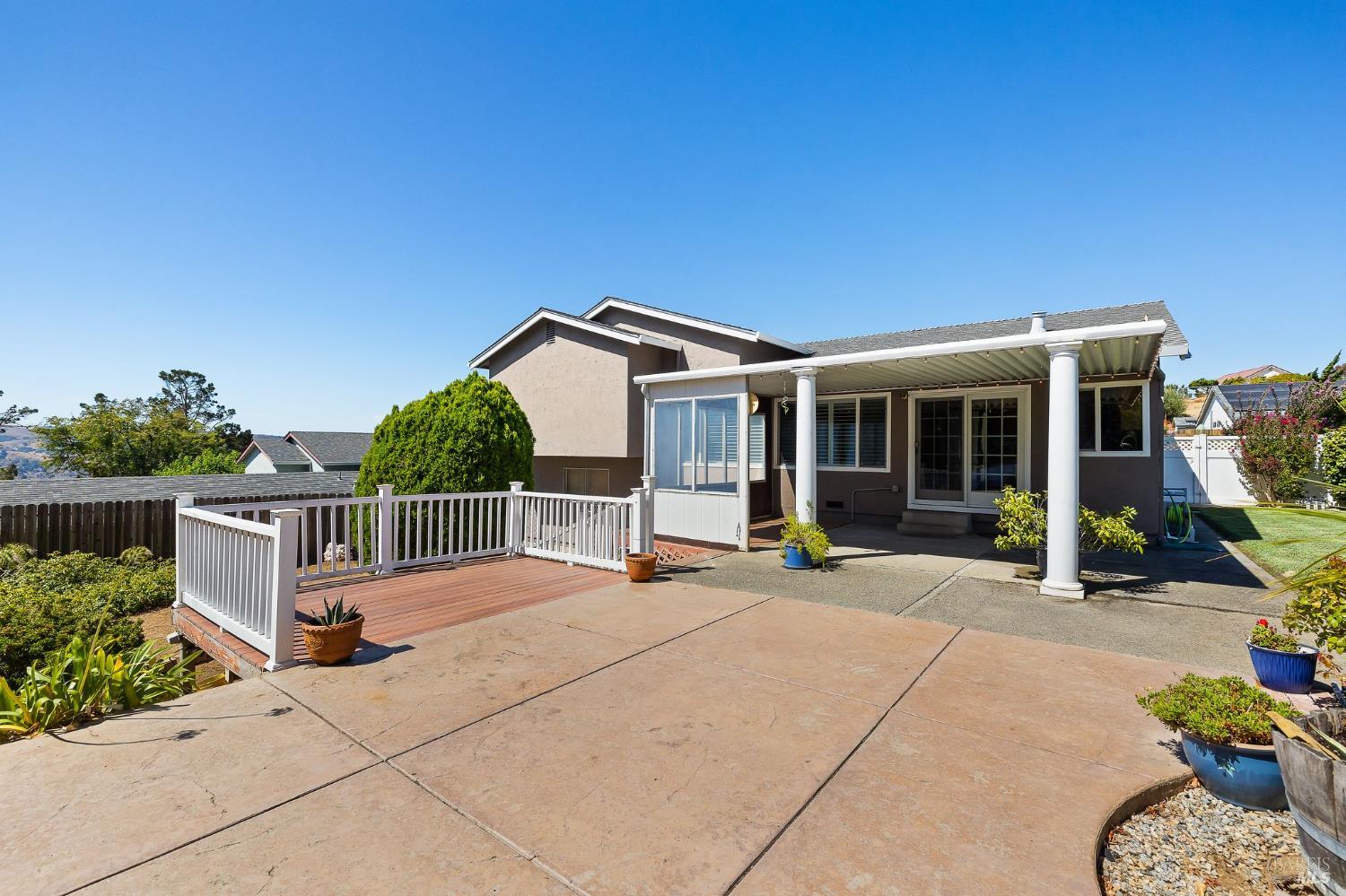 Detail Gallery Image 41 of 58 For 132 Chelsea Hills Dr, Benicia,  CA 94510 - 3 Beds | 2 Baths