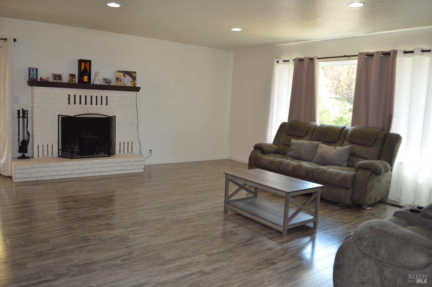 Detail Gallery Image 11 of 32 For 349 Washington Ave, Ukiah,  CA 95482 - 3 Beds | 2 Baths