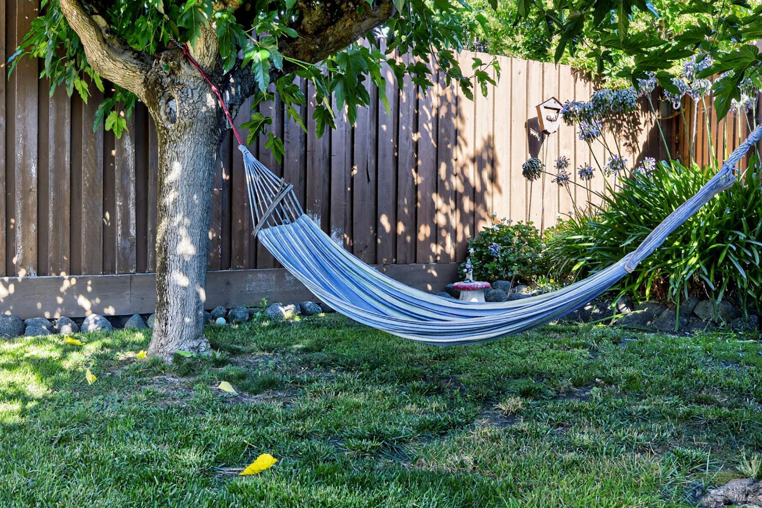 Detail Gallery Image 41 of 46 For 7134 Carillon Ct, Rohnert Park,  CA 94928 - 5 Beds | 2/1 Baths