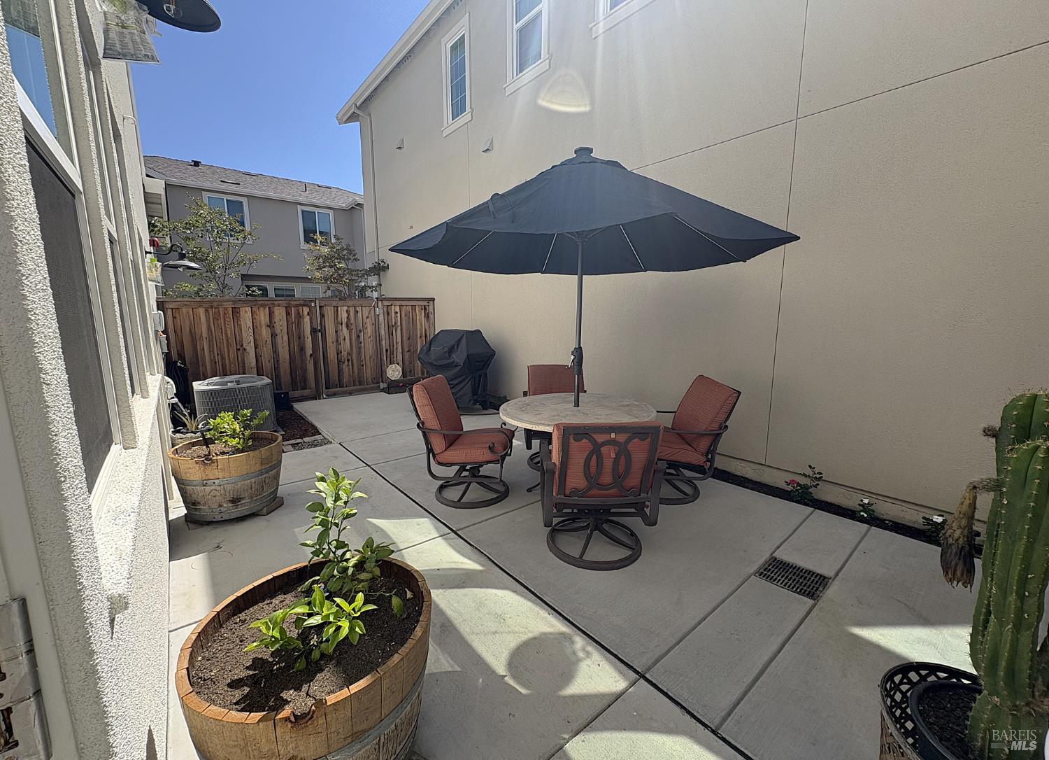 Detail Gallery Image 8 of 25 For 2912 Liscum St, Santa Rosa,  CA 95407 - 3 Beds | 2/1 Baths