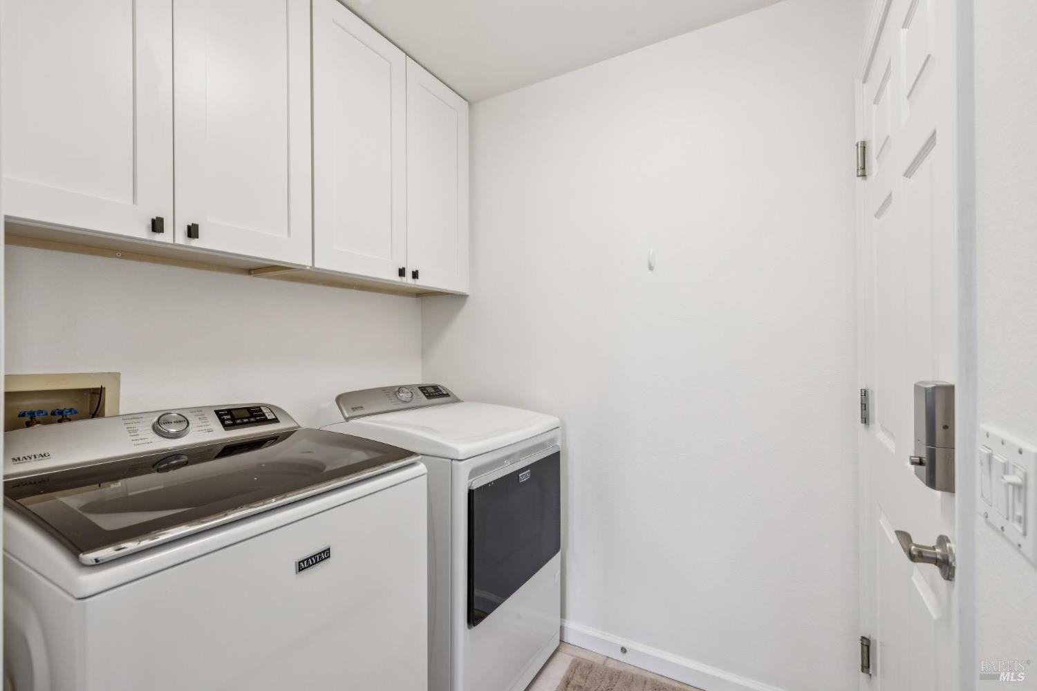 Detail Gallery Image 44 of 51 For 1917 Falcon Ridge Dr, Petaluma,  CA 94954 - 3 Beds | 2 Baths