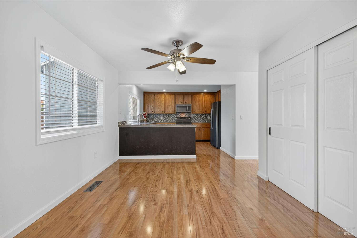 Detail Gallery Image 18 of 46 For 7134 Carillon Ct, Rohnert Park,  CA 94928 - 5 Beds | 2/1 Baths