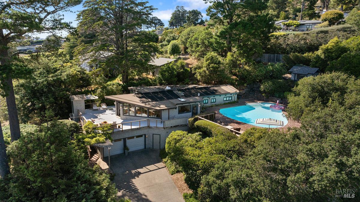 Detail Gallery Image 84 of 99 For 125 Laurel Ave, Stinson Beach,  CA 94970 - 3 Beds | 3 Baths