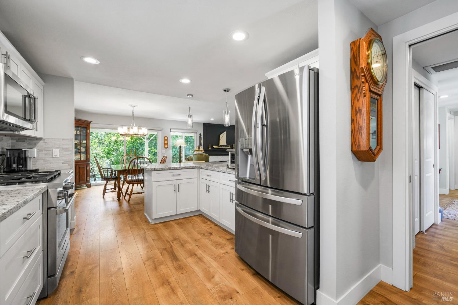 Detail Gallery Image 12 of 44 For 6493 Meadowridge Ct, Santa Rosa,  CA 95409 - 2 Beds | 2 Baths