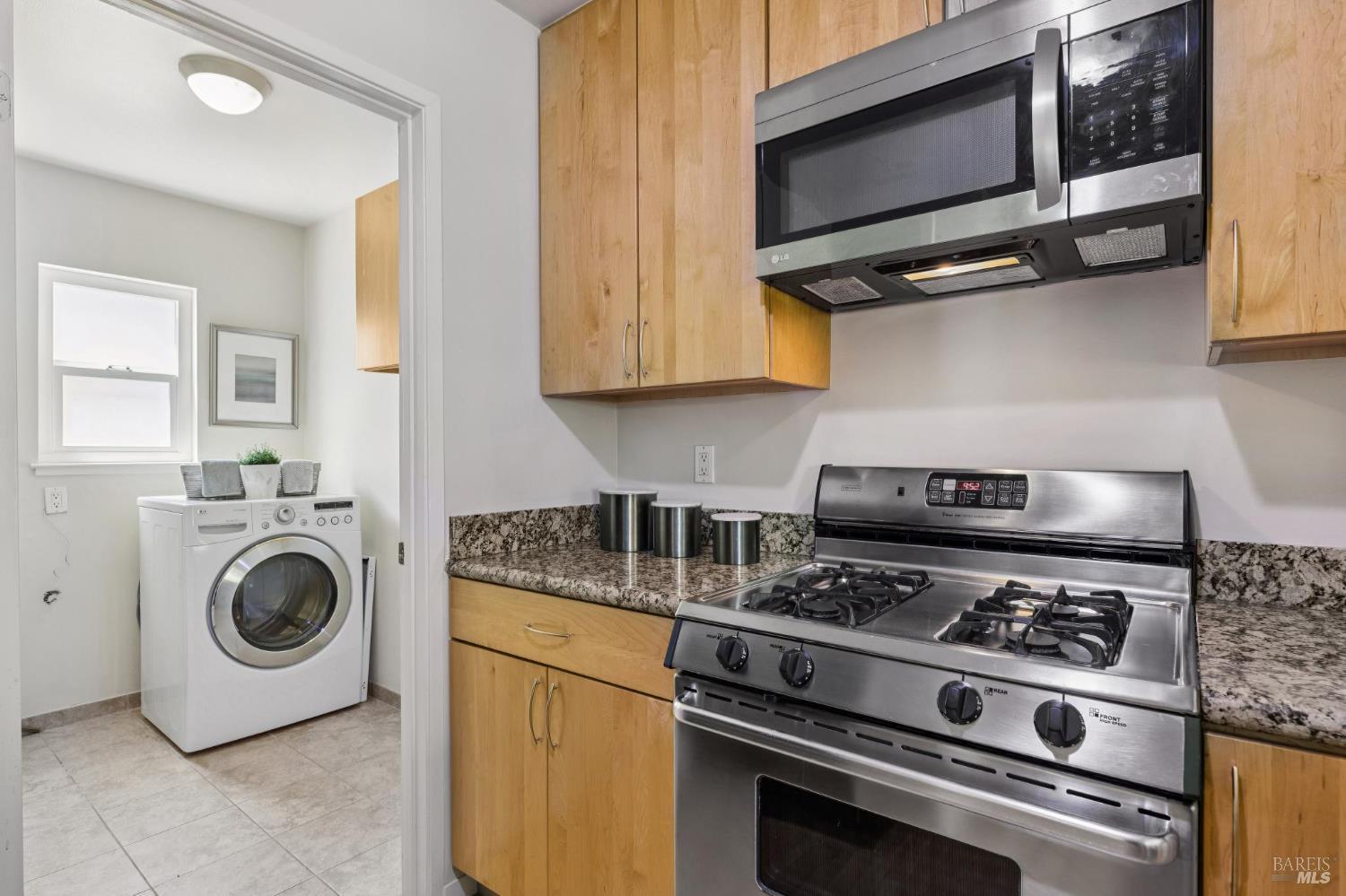 Detail Gallery Image 15 of 38 For 11 Thoreau Cir, Mill Valley,  CA 94941 - 2 Beds | 1/1 Baths