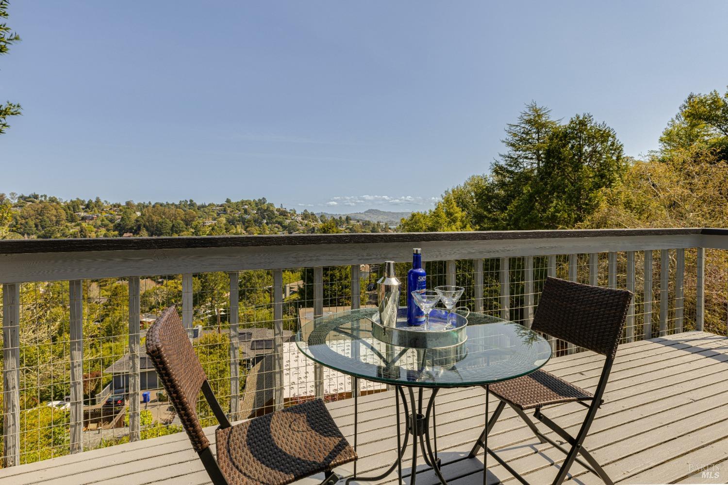 Detail Gallery Image 34 of 74 For 711 Alta Vista Rd, Mill Valley,  CA 94941 - 4 Beds | 2 Baths