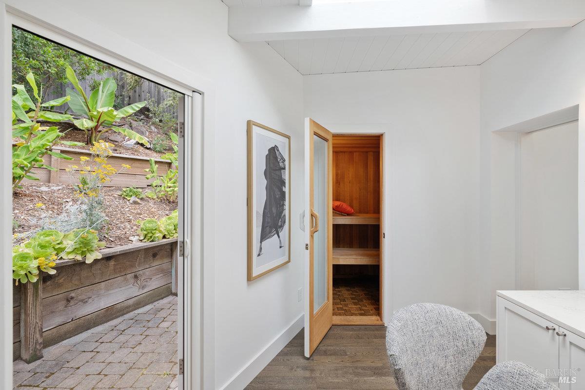 Detail Gallery Image 36 of 99 For 125 Laurel Ave, Stinson Beach,  CA 94970 - 3 Beds | 3 Baths