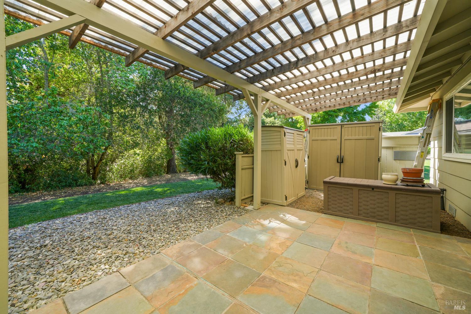 Detail Gallery Image 38 of 44 For 6493 Meadowridge Ct, Santa Rosa,  CA 95409 - 2 Beds | 2 Baths