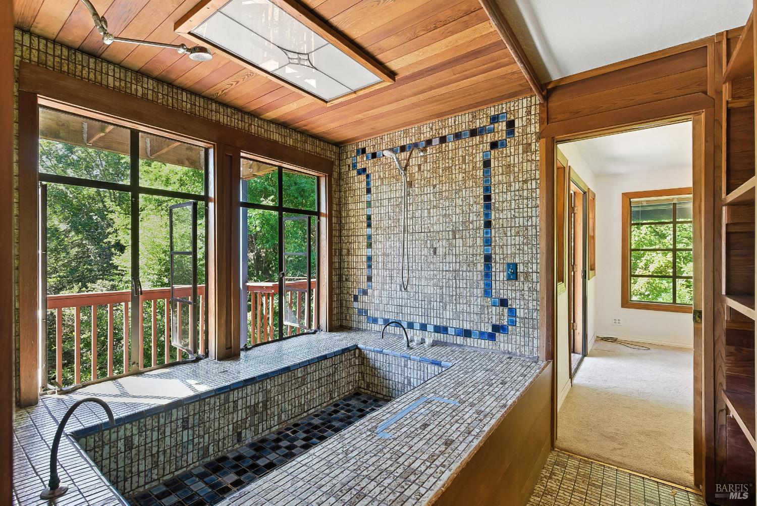 Detail Gallery Image 20 of 30 For 183 Laurel Dr, Fairfax,  CA 94930 - 5 Beds | 6 Baths