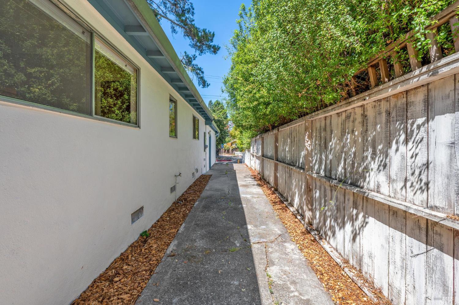 Detail Gallery Image 36 of 55 For 95 Dominga Ave, Fairfax,  CA 94930 - 2 Beds | 1 Baths
