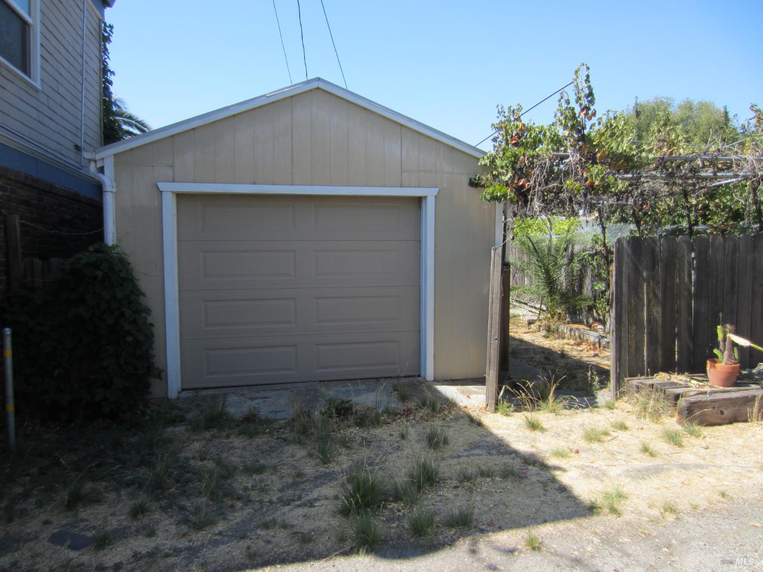 Detail Gallery Image 14 of 15 For 514 Montezuma St, Rio Vista,  CA 94571 - 2 Beds | 2 Baths