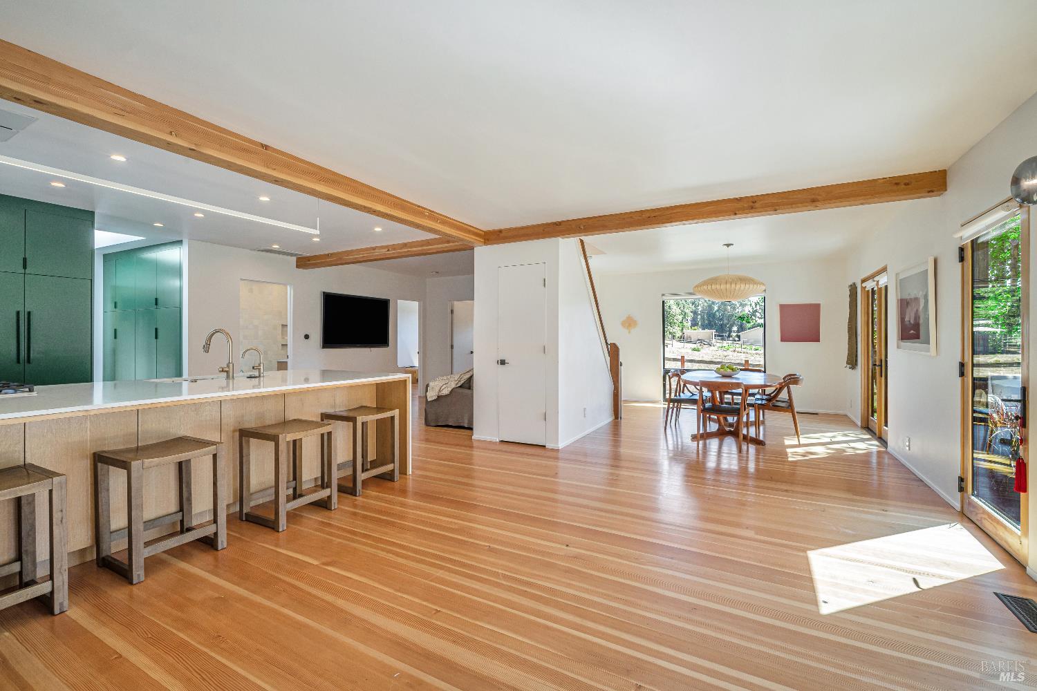 Detail Gallery Image 6 of 34 For 5190 Volkerts Rd, Sebastopol,  CA 95472 - 3 Beds | 2 Baths