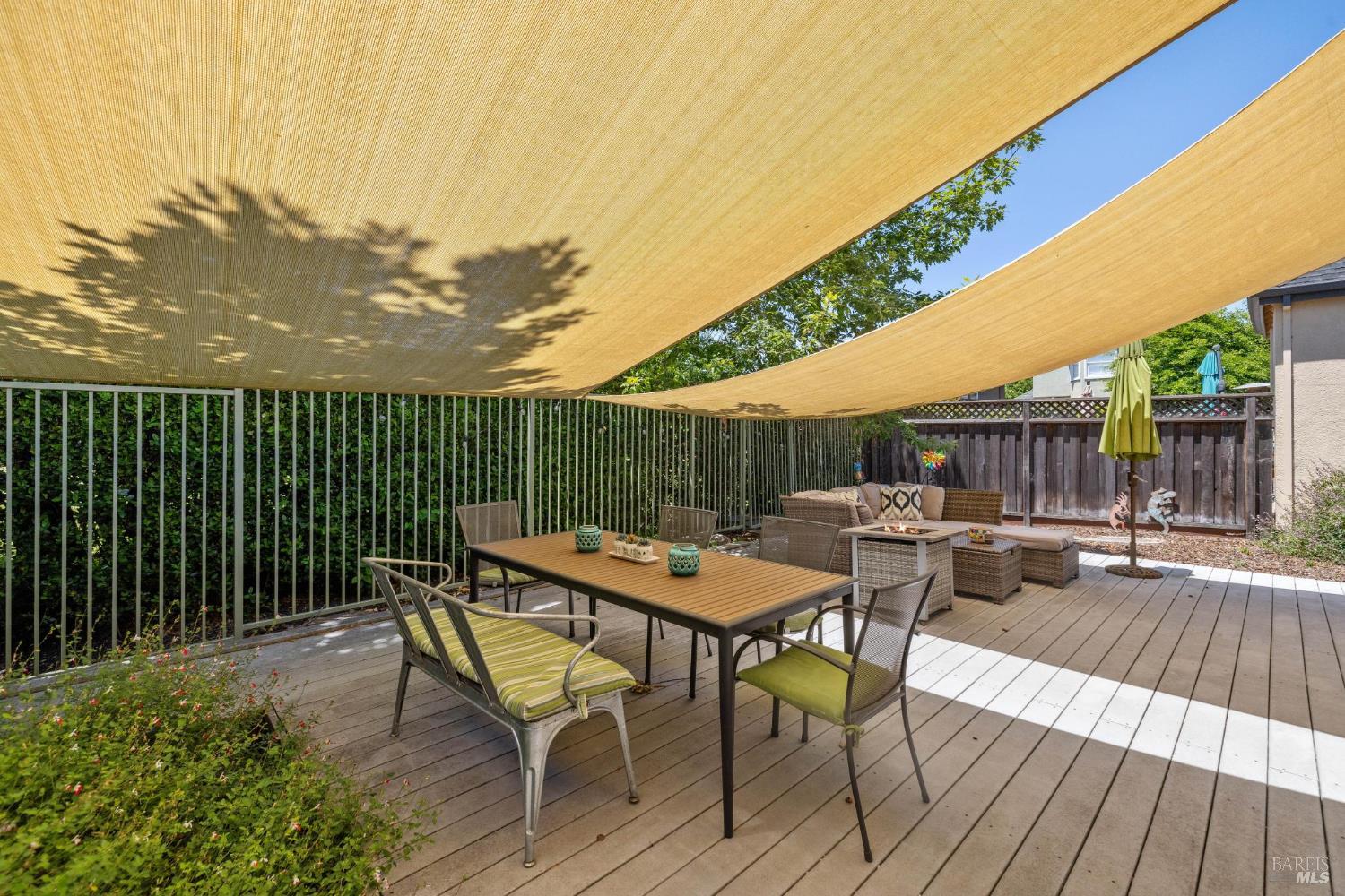 Detail Gallery Image 49 of 51 For 1917 Falcon Ridge Dr, Petaluma,  CA 94954 - 3 Beds | 2 Baths