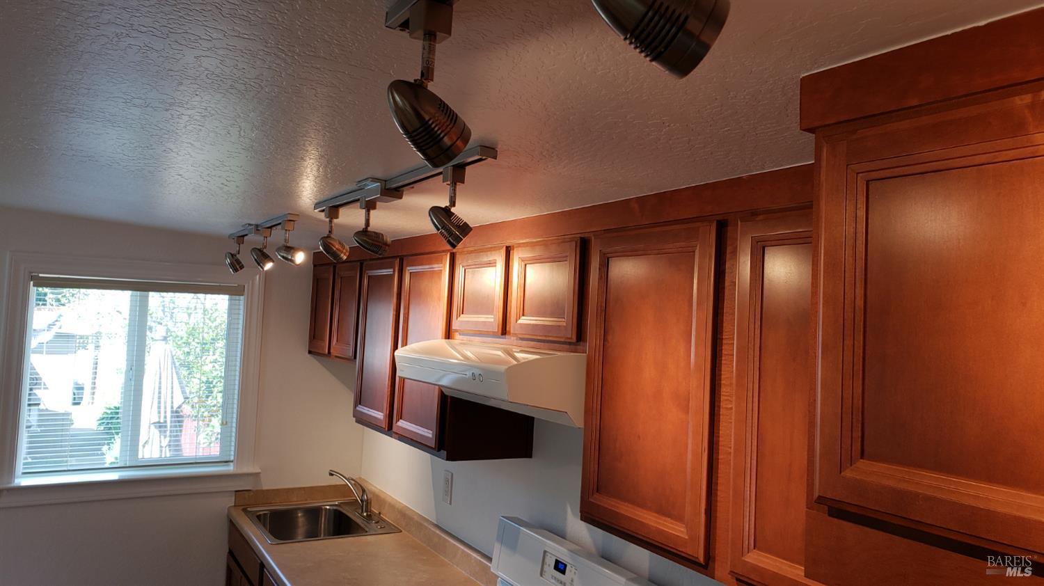 Detail Gallery Image 10 of 17 For 1153 Eggleston St, Napa,  CA 94559 - 1 Beds | 1 Baths