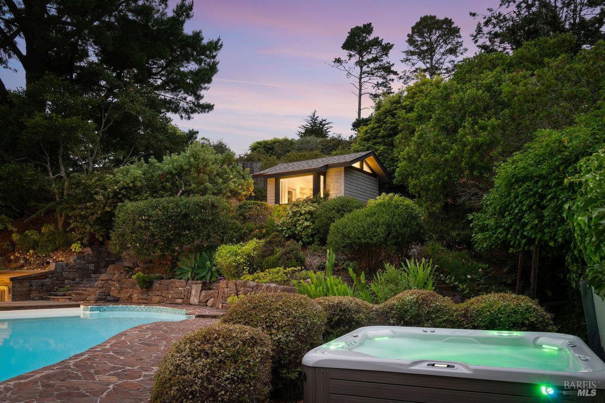 Detail Gallery Image 73 of 99 For 125 Laurel Ave, Stinson Beach,  CA 94970 - 3 Beds | 3 Baths