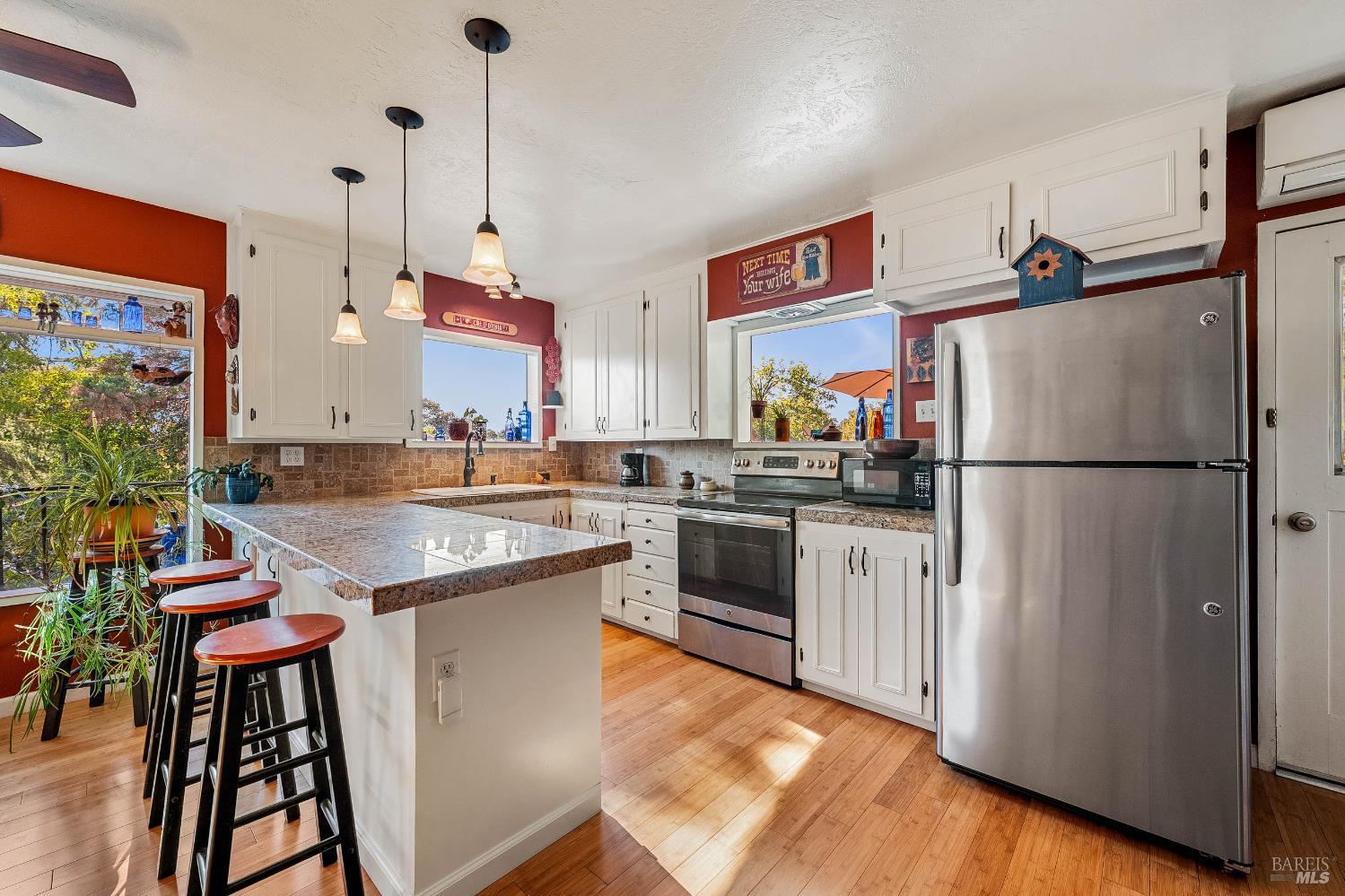 Detail Gallery Image 13 of 76 For 465 Hillcrest Dr, Lakeport,  CA 95453 - 3 Beds | 1/2 Baths