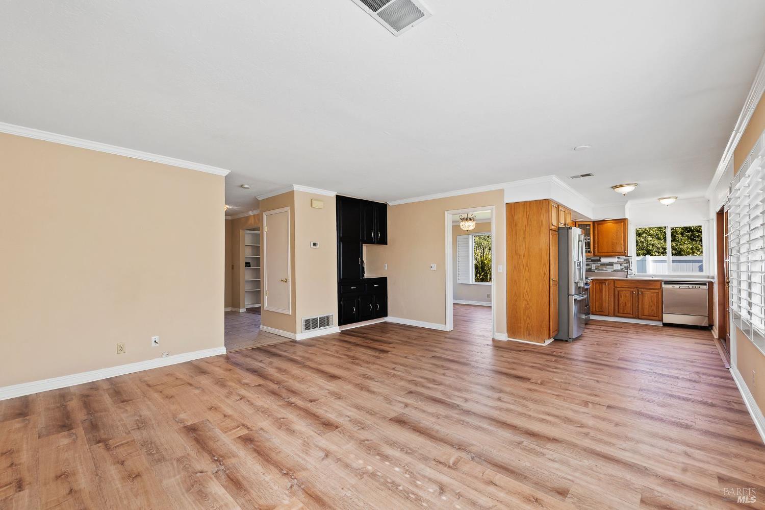 Detail Gallery Image 15 of 58 For 132 Chelsea Hills Dr, Benicia,  CA 94510 - 3 Beds | 2 Baths