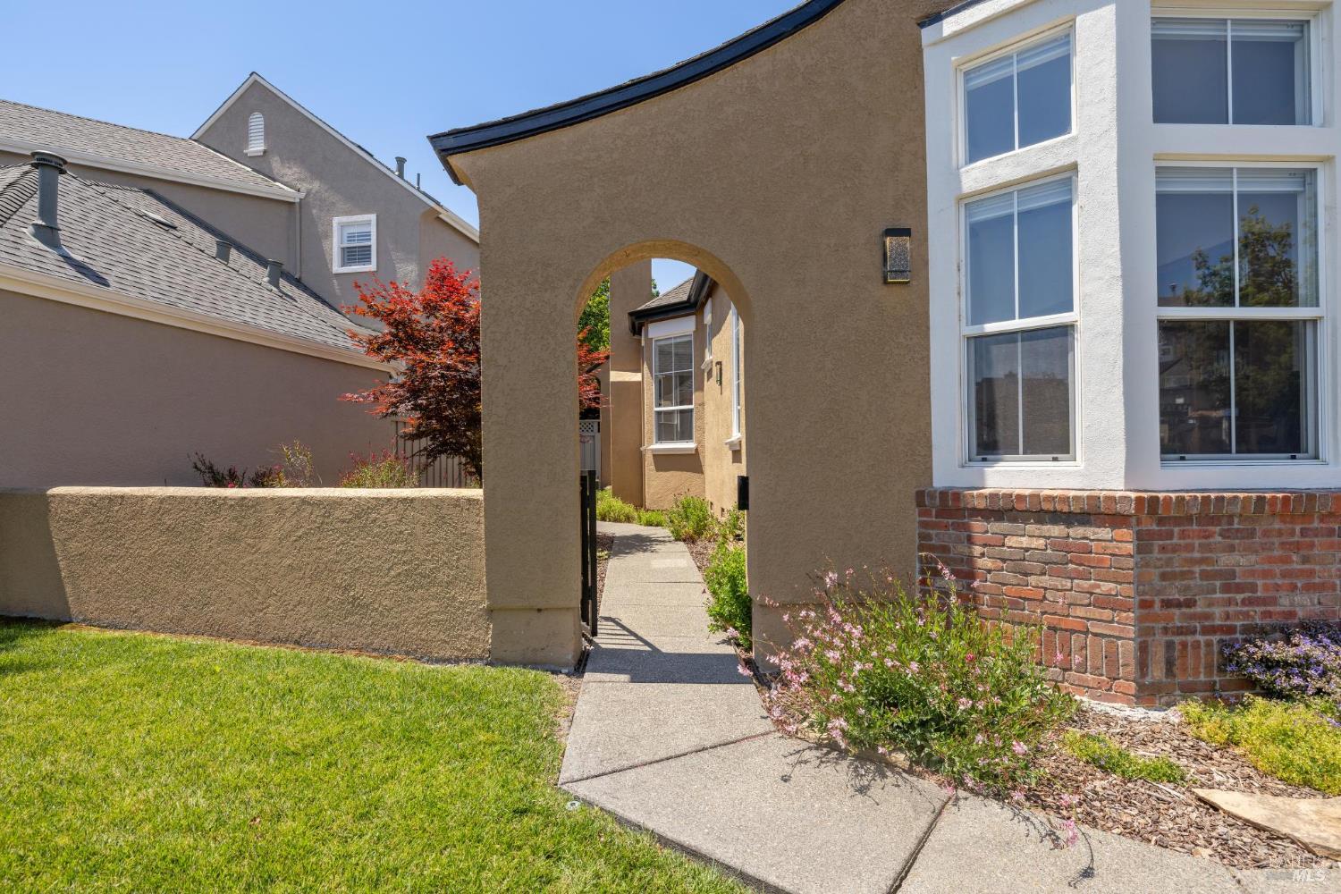 Detail Gallery Image 6 of 51 For 1917 Falcon Ridge Dr, Petaluma,  CA 94954 - 3 Beds | 2 Baths