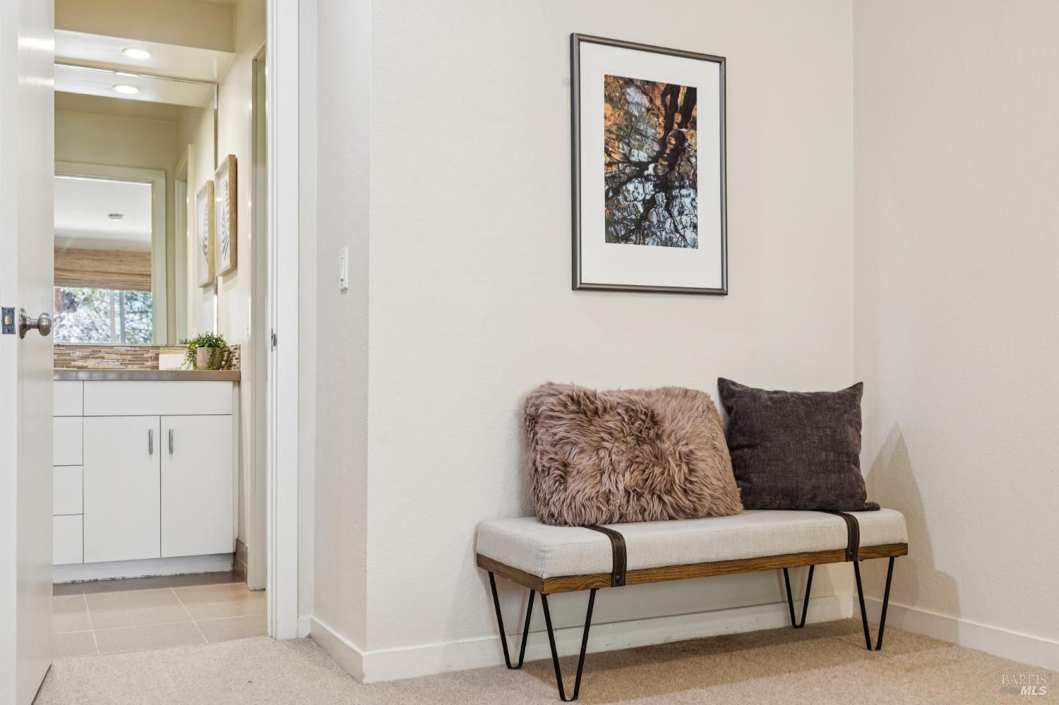 Detail Gallery Image 23 of 38 For 11 Thoreau Cir, Mill Valley,  CA 94941 - 2 Beds | 1/1 Baths