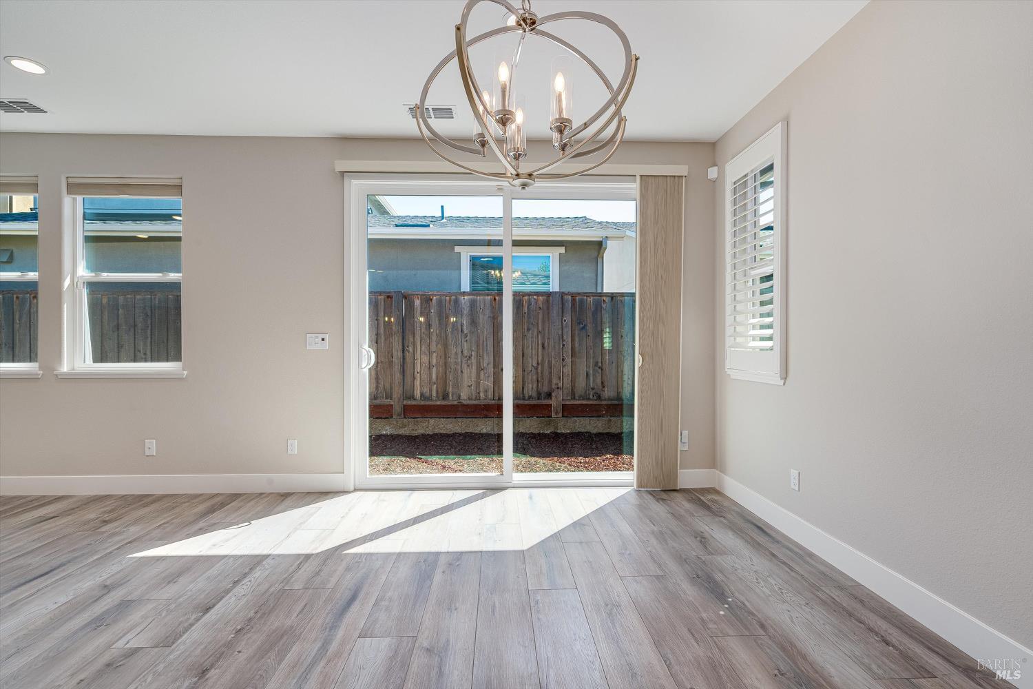 Detail Gallery Image 22 of 45 For 5646 Kameron Pl, Rohnert Park,  CA 94928 - 3 Beds | 2/1 Baths