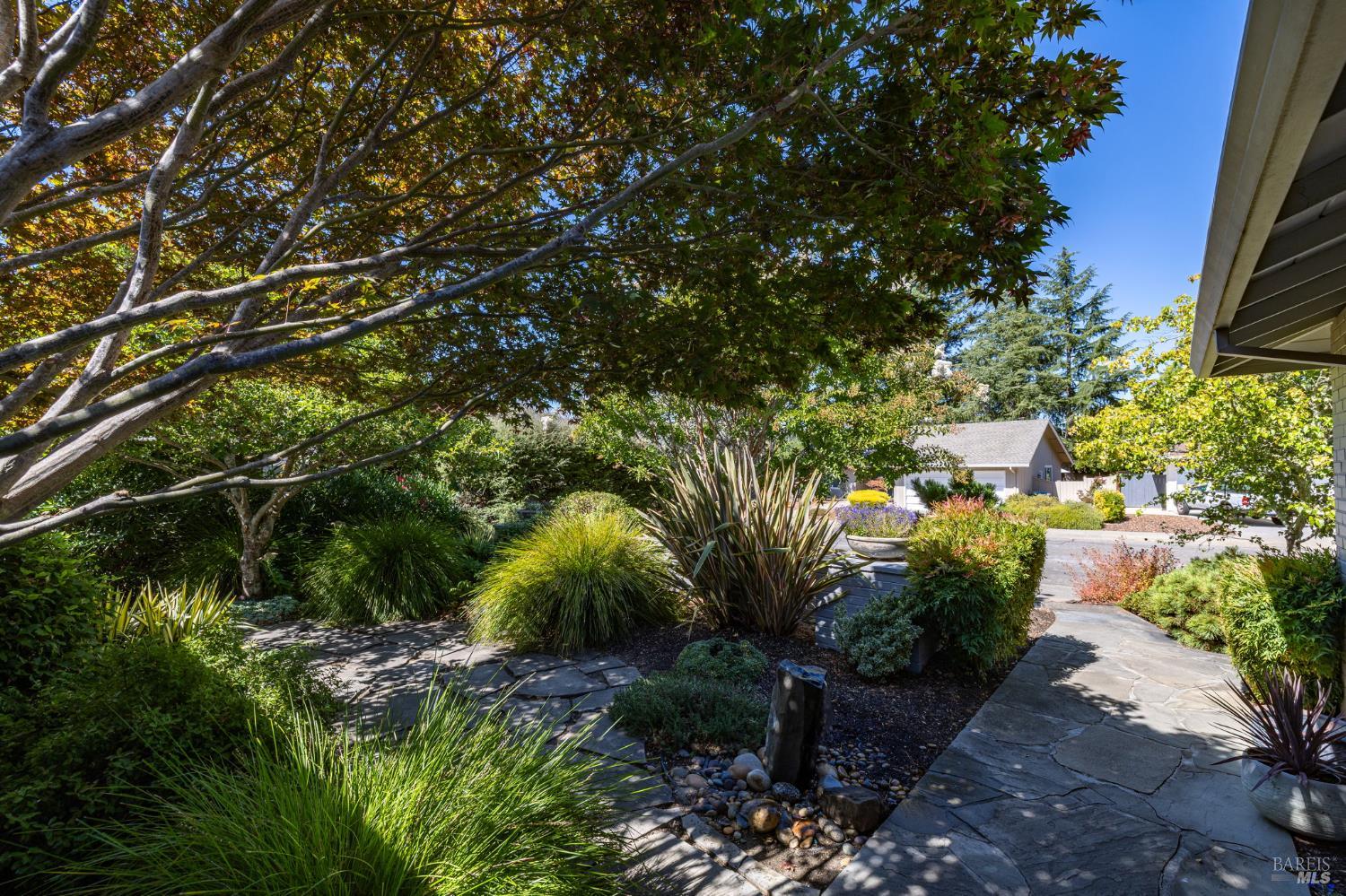 Detail Gallery Image 5 of 61 For 6 Pin Oak Pl, Santa Rosa,  CA 95409 - 2 Beds | 2 Baths