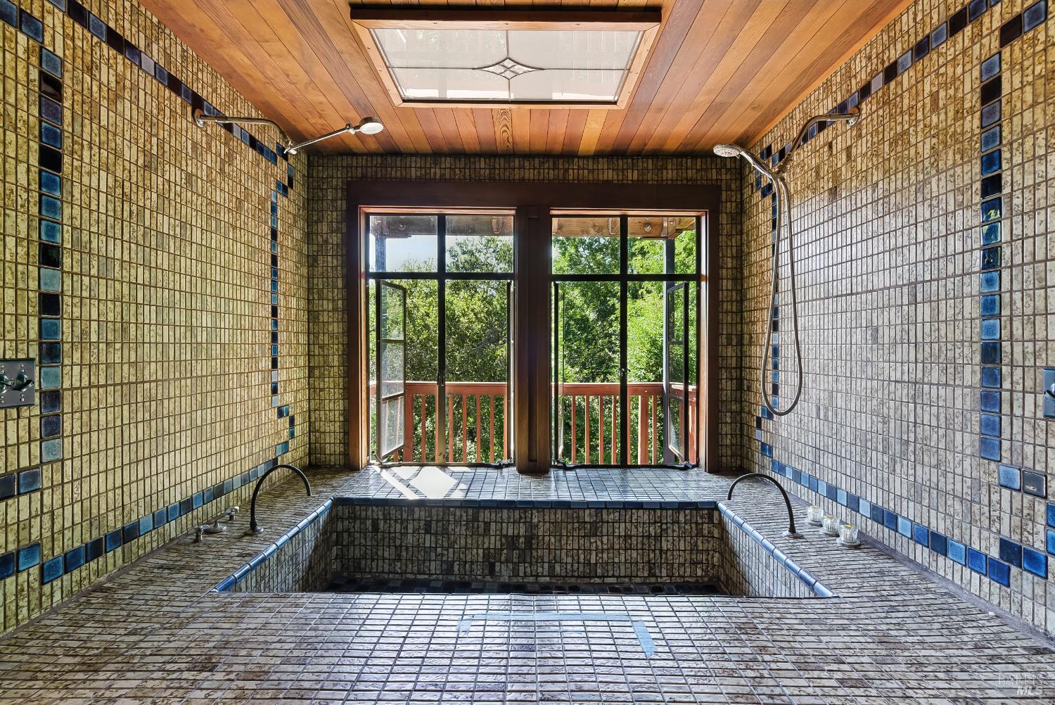 Detail Gallery Image 19 of 30 For 183 Laurel Dr, Fairfax,  CA 94930 - 5 Beds | 6 Baths