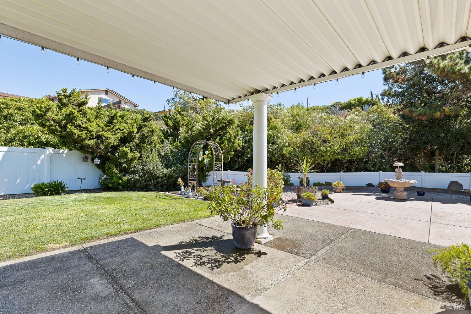 Detail Gallery Image 32 of 58 For 132 Chelsea Hills Dr, Benicia,  CA 94510 - 3 Beds | 2 Baths