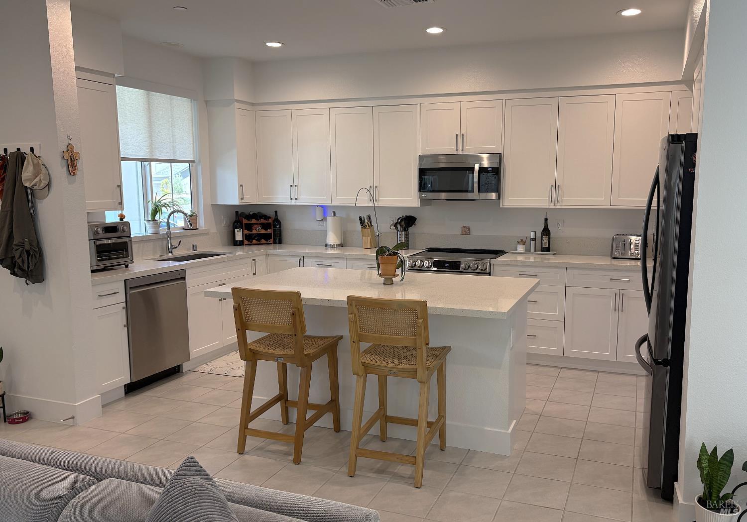 Detail Gallery Image 5 of 25 For 2912 Liscum St, Santa Rosa,  CA 95407 - 3 Beds | 2/1 Baths