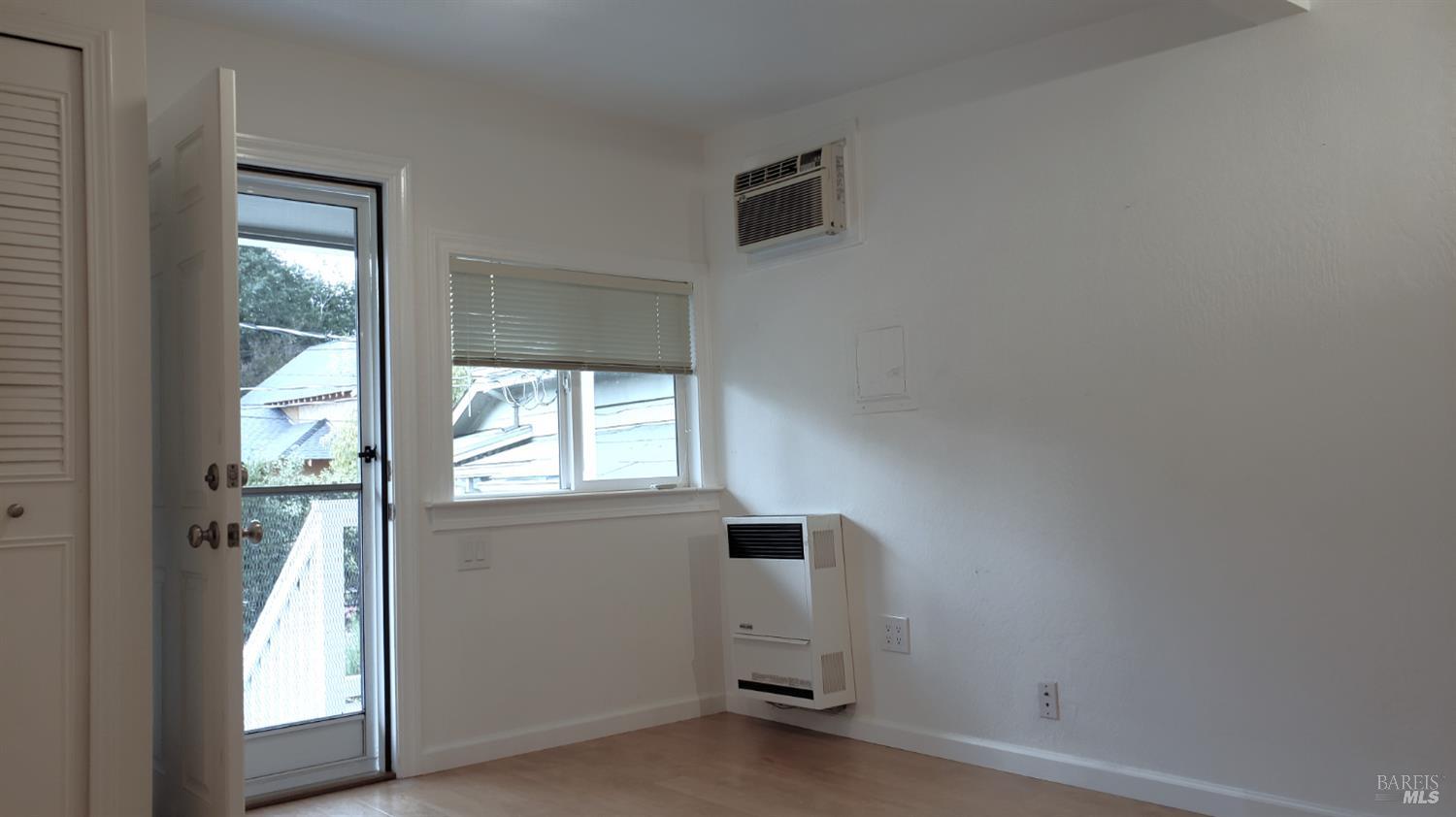Detail Gallery Image 5 of 17 For 1153 Eggleston St, Napa,  CA 94559 - 1 Beds | 1 Baths
