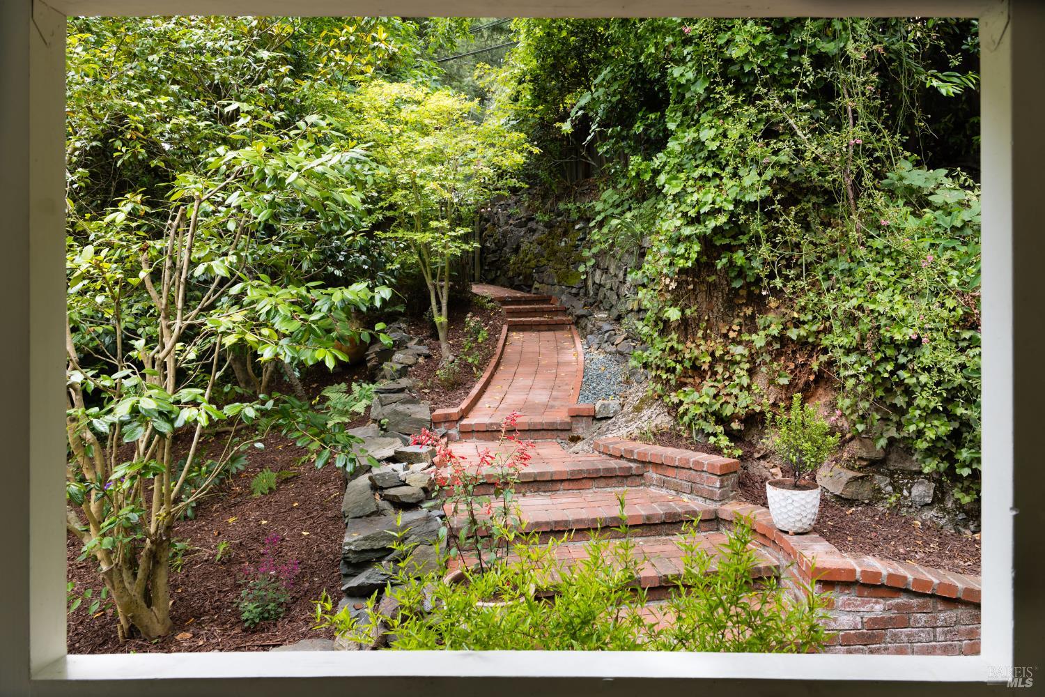 Detail Gallery Image 22 of 39 For 14952 Coleman Valley Rd, Occidental,  CA 95465 - 6 Beds | 3 Baths
