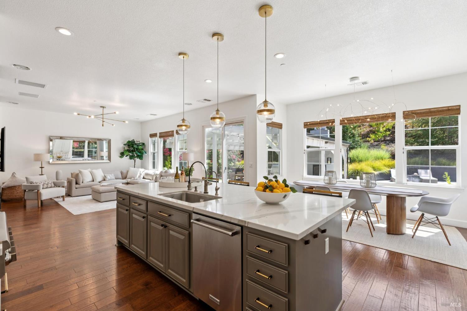 Detail Gallery Image 22 of 96 For 3747 Beartooth Ln, Napa,  CA 94558 - 4 Beds | 3 Baths