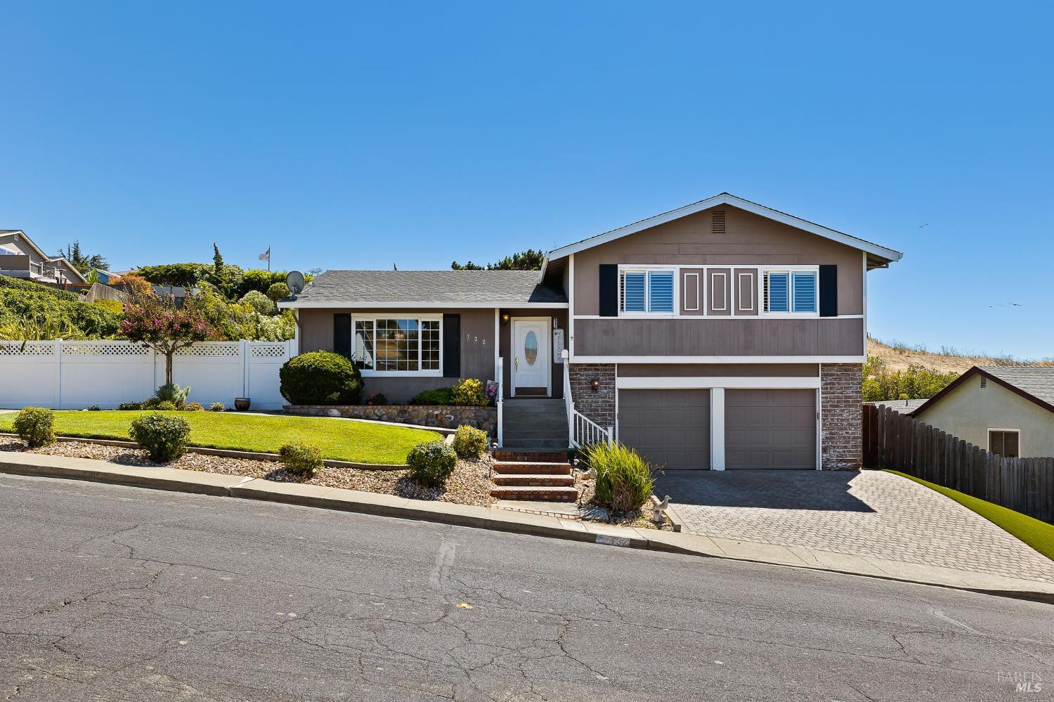 Detail Gallery Image 1 of 58 For 132 Chelsea Hills Dr, Benicia,  CA 94510 - 3 Beds | 2 Baths