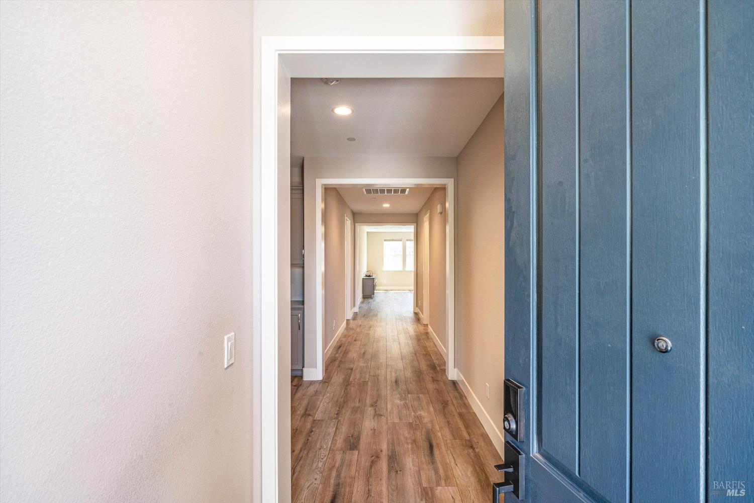 Detail Gallery Image 3 of 45 For 5646 Kameron Pl, Rohnert Park,  CA 94928 - 3 Beds | 2/1 Baths