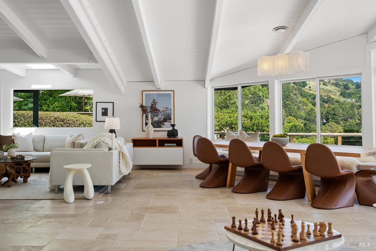 Detail Gallery Image 13 of 99 For 125 Laurel Ave, Stinson Beach,  CA 94970 - 3 Beds | 3 Baths