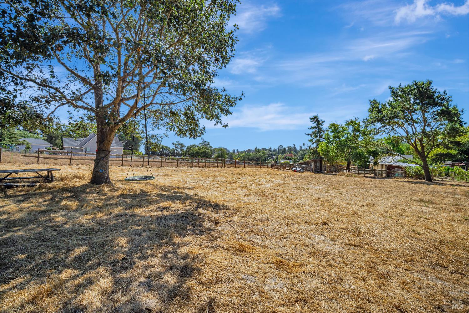 Detail Gallery Image 27 of 34 For 5190 Volkerts Rd, Sebastopol,  CA 95472 - 3 Beds | 2 Baths