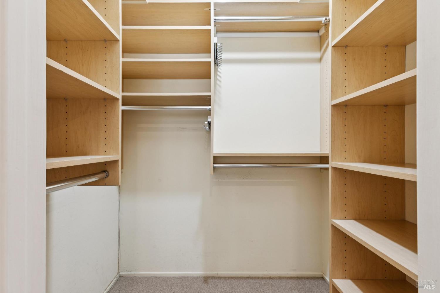 Detail Gallery Image 25 of 38 For 11 Thoreau Cir, Mill Valley,  CA 94941 - 2 Beds | 1/1 Baths