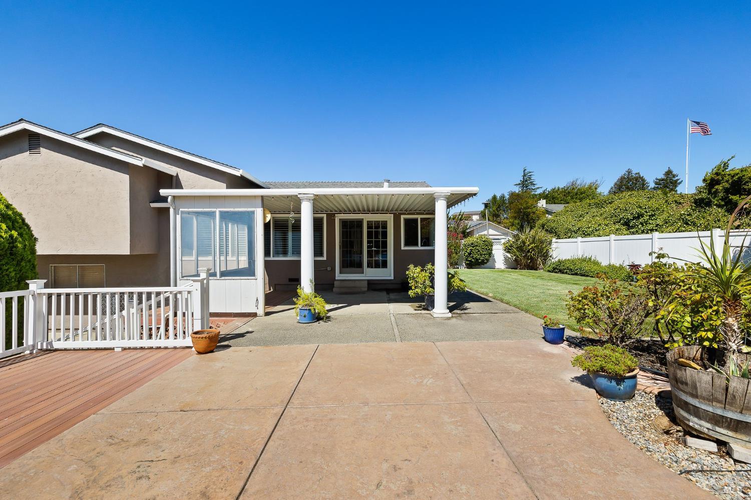 Detail Gallery Image 40 of 58 For 132 Chelsea Hills Dr, Benicia,  CA 94510 - 3 Beds | 2 Baths