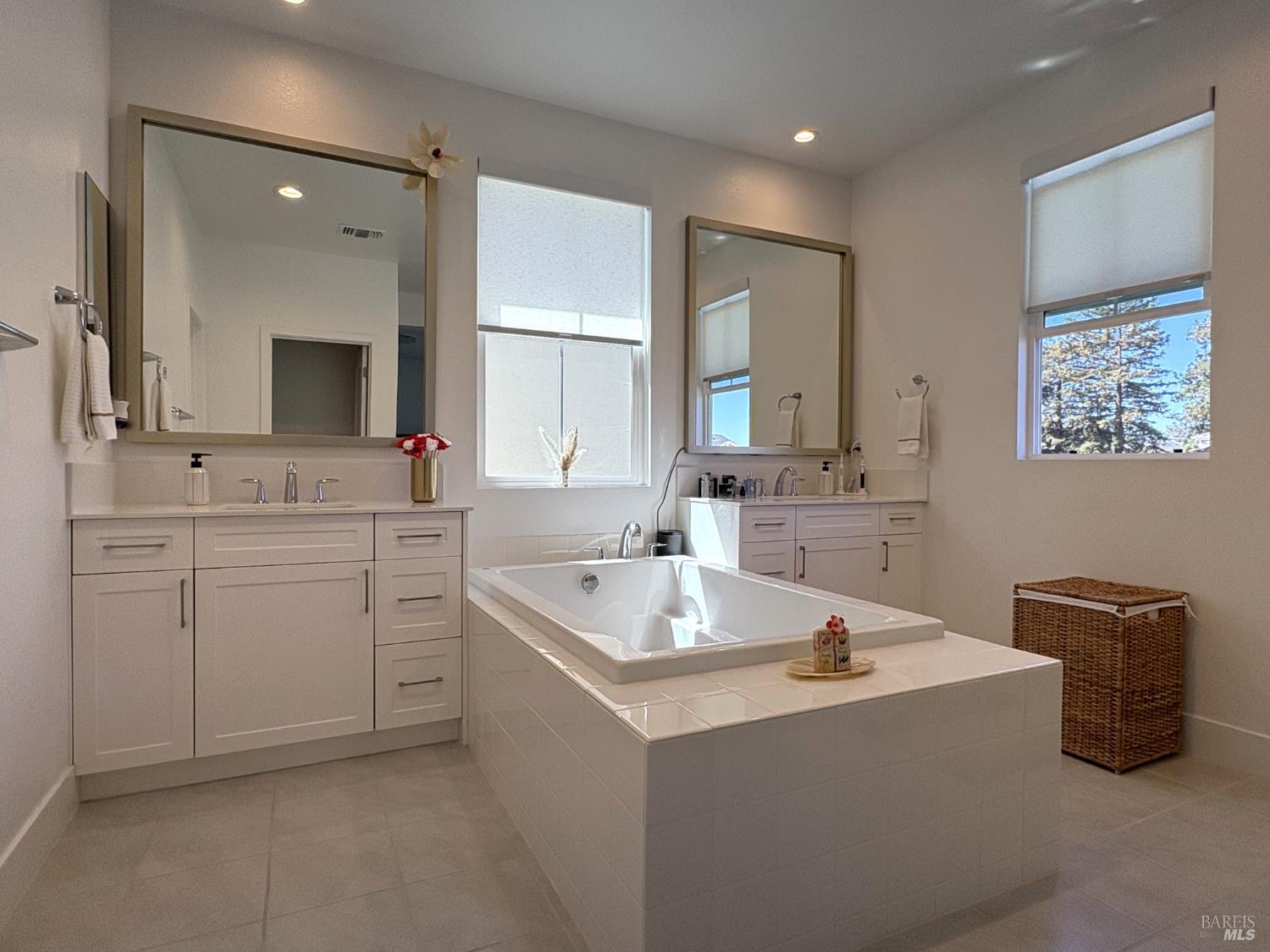 Detail Gallery Image 15 of 25 For 2912 Liscum St, Santa Rosa,  CA 95407 - 3 Beds | 2/1 Baths