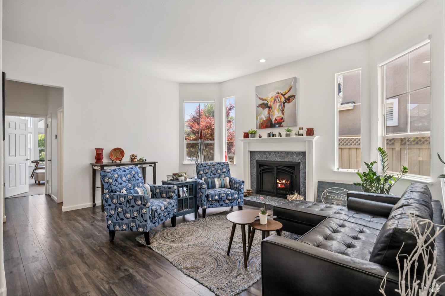 Detail Gallery Image 15 of 51 For 1917 Falcon Ridge Dr, Petaluma,  CA 94954 - 3 Beds | 2 Baths