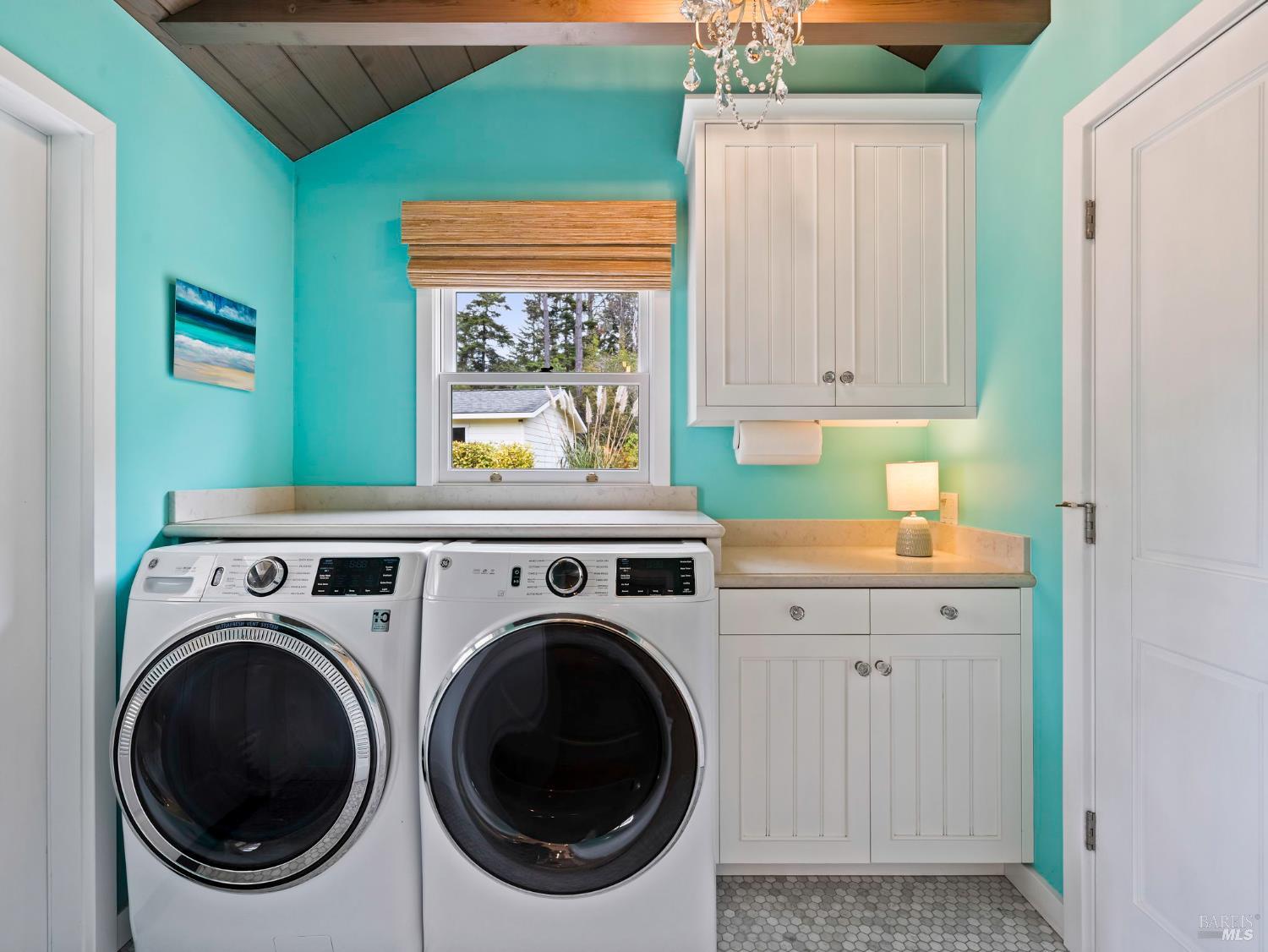 Detail Gallery Image 25 of 41 For 10392 Hills Rd, Mendocino,  CA 95460 - 2 Beds | 1 Baths