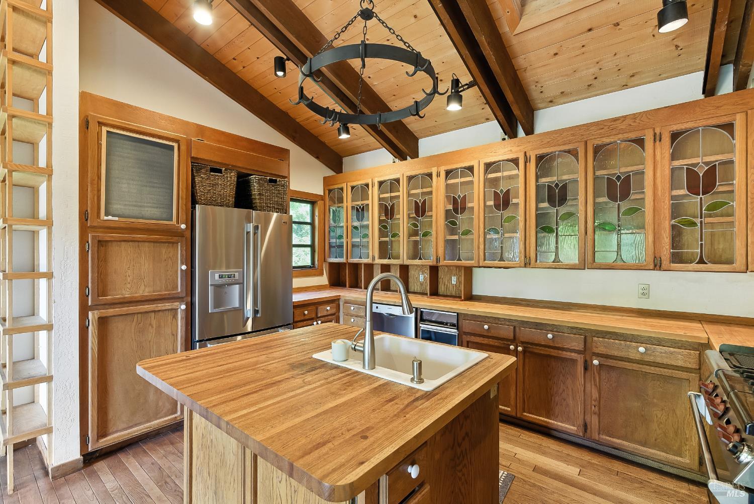 Detail Gallery Image 7 of 30 For 183 Laurel Dr, Fairfax,  CA 94930 - 5 Beds | 6 Baths