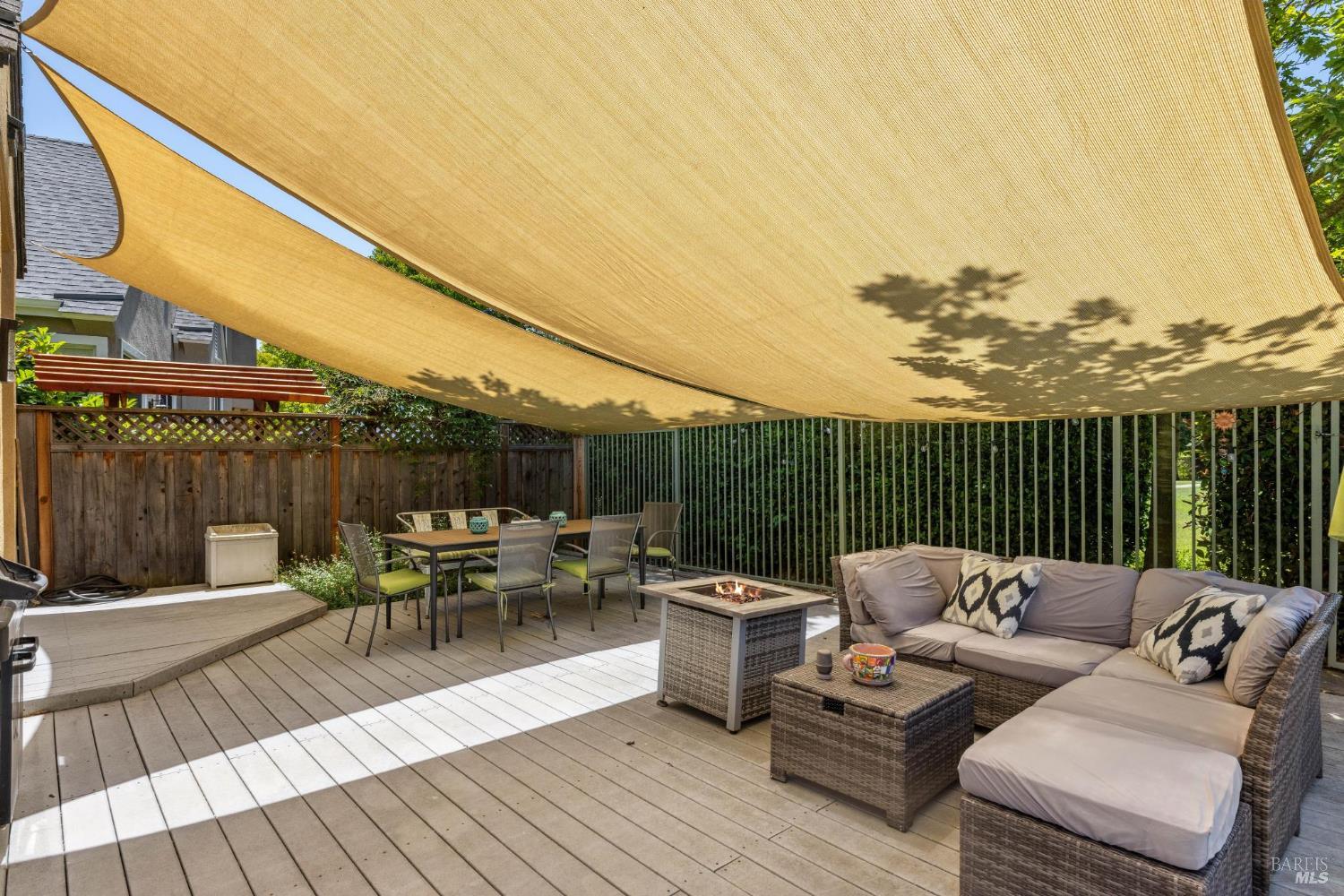 Detail Gallery Image 46 of 51 For 1917 Falcon Ridge Dr, Petaluma,  CA 94954 - 3 Beds | 2 Baths