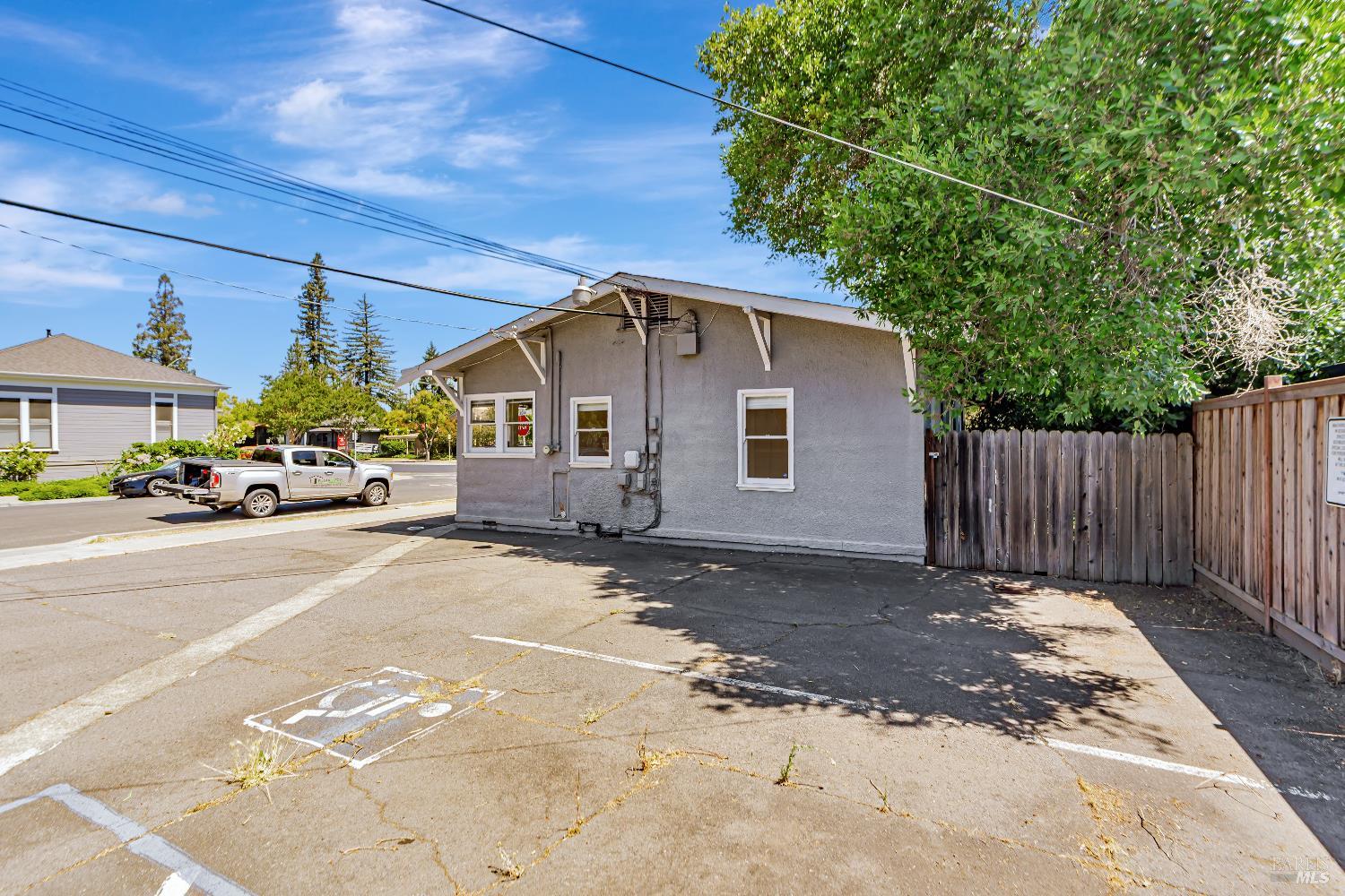 Detail Gallery Image 13 of 64 For 1335 D St, Napa,  CA 94559 - – Beds | – Baths