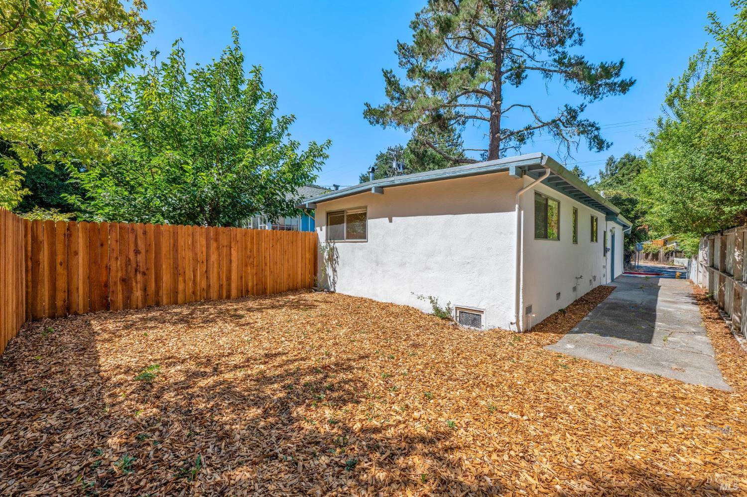 Detail Gallery Image 32 of 55 For 95 Dominga Ave, Fairfax,  CA 94930 - 2 Beds | 1 Baths