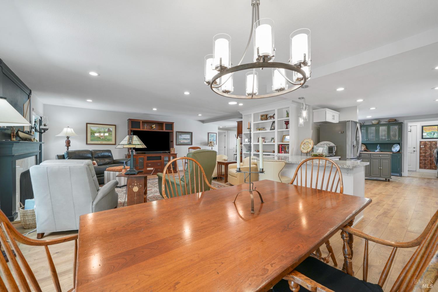 Detail Gallery Image 5 of 44 For 6493 Meadowridge Ct, Santa Rosa,  CA 95409 - 2 Beds | 2 Baths