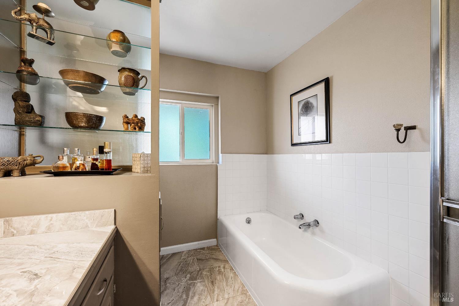 Detail Gallery Image 24 of 76 For 465 Hillcrest Dr, Lakeport,  CA 95453 - 3 Beds | 1/2 Baths