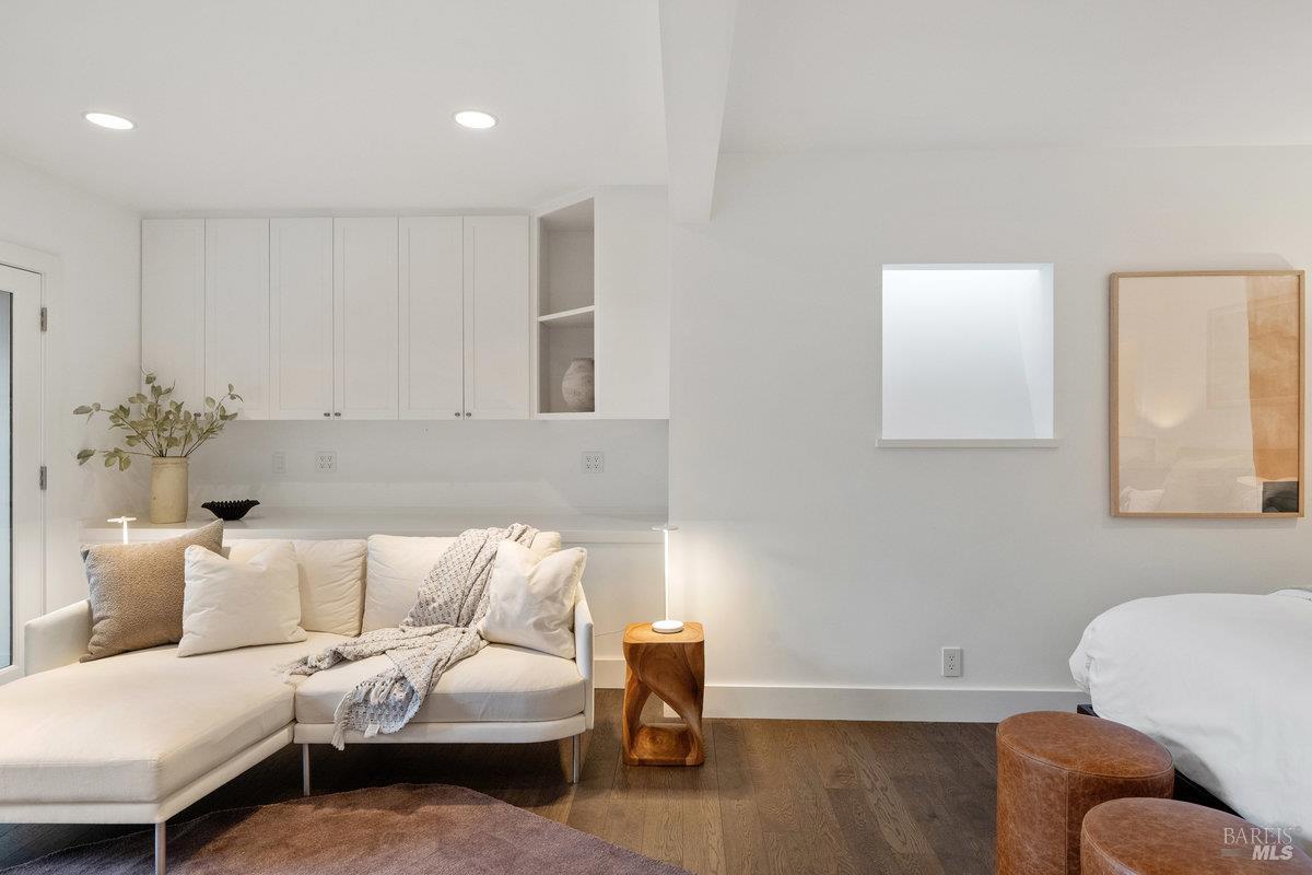 Detail Gallery Image 52 of 99 For 125 Laurel Ave, Stinson Beach,  CA 94970 - 3 Beds | 3 Baths