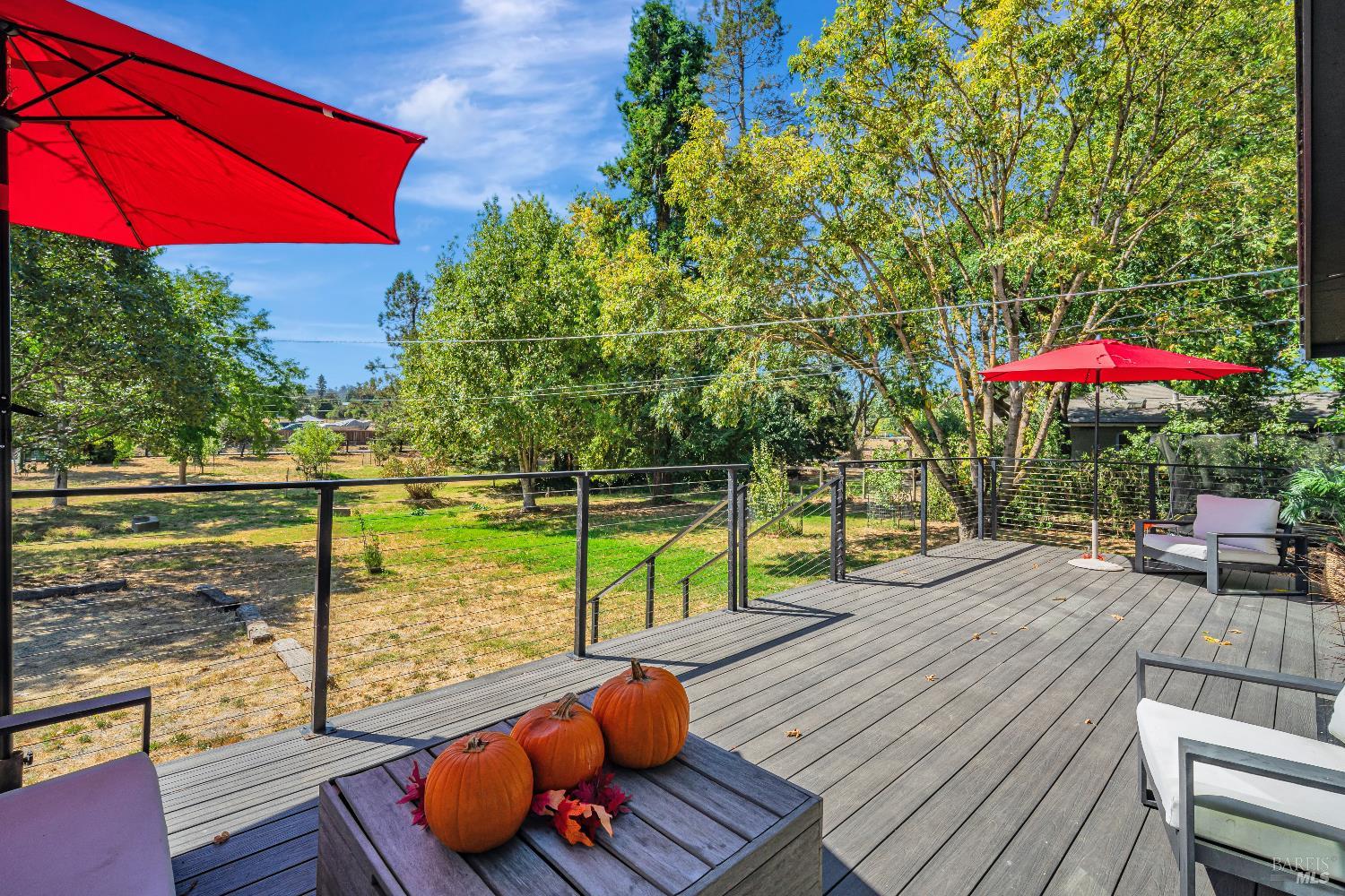 Detail Gallery Image 4 of 34 For 5190 Volkerts Rd, Sebastopol,  CA 95472 - 3 Beds | 2 Baths