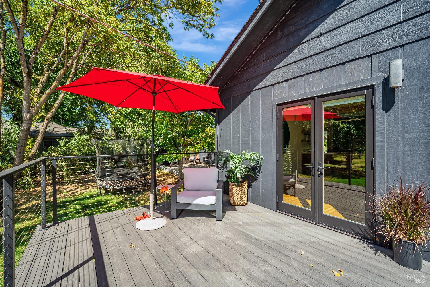 Detail Gallery Image 3 of 34 For 5190 Volkerts Rd, Sebastopol,  CA 95472 - 3 Beds | 2 Baths