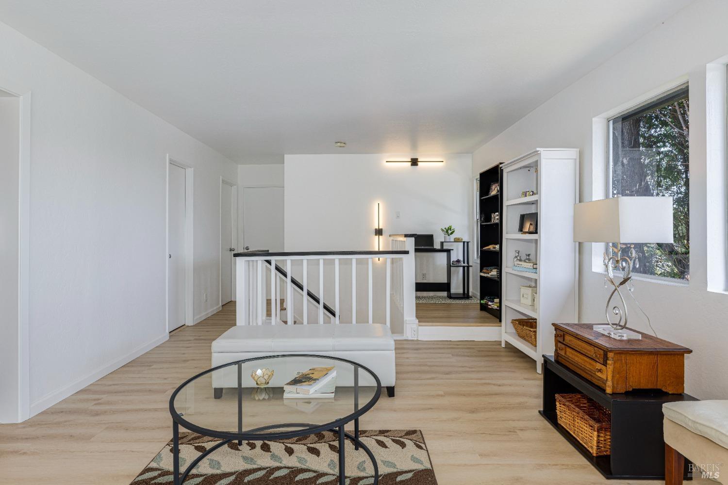 Detail Gallery Image 18 of 74 For 711 Alta Vista Rd, Mill Valley,  CA 94941 - 4 Beds | 2 Baths
